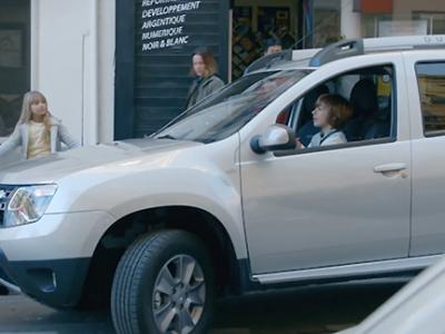 Des enfants surpris au volant d'un Dacia Duster en plein Marseille