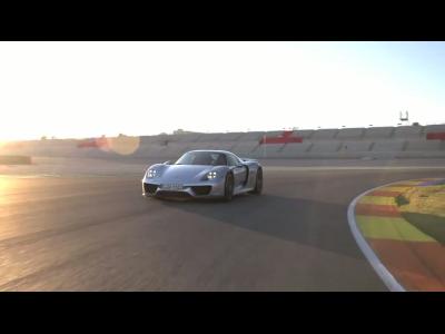 Vidéo : la Porsche 918 Spyder se débride sur circuit