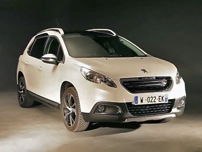 Le Peugeot 2008 dans l'intimité d'un studio photo