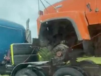Un camion pour en tracter trois