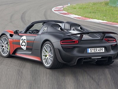 La Porsche 918 Spyder s'offre des vacances au Moyen-Orient